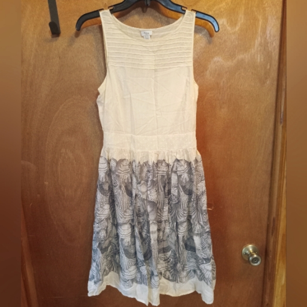 Hoss woman's dress